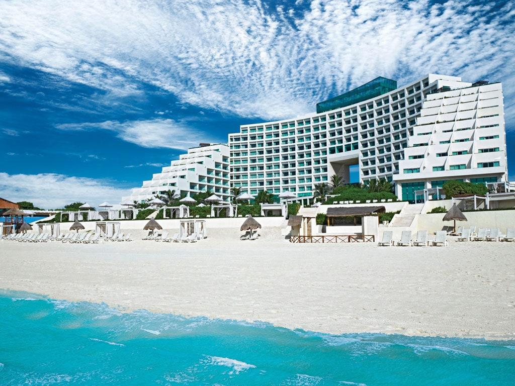- Unveiling the Refurbished Elegance of Live ⁢Aqua⁣ Cancun